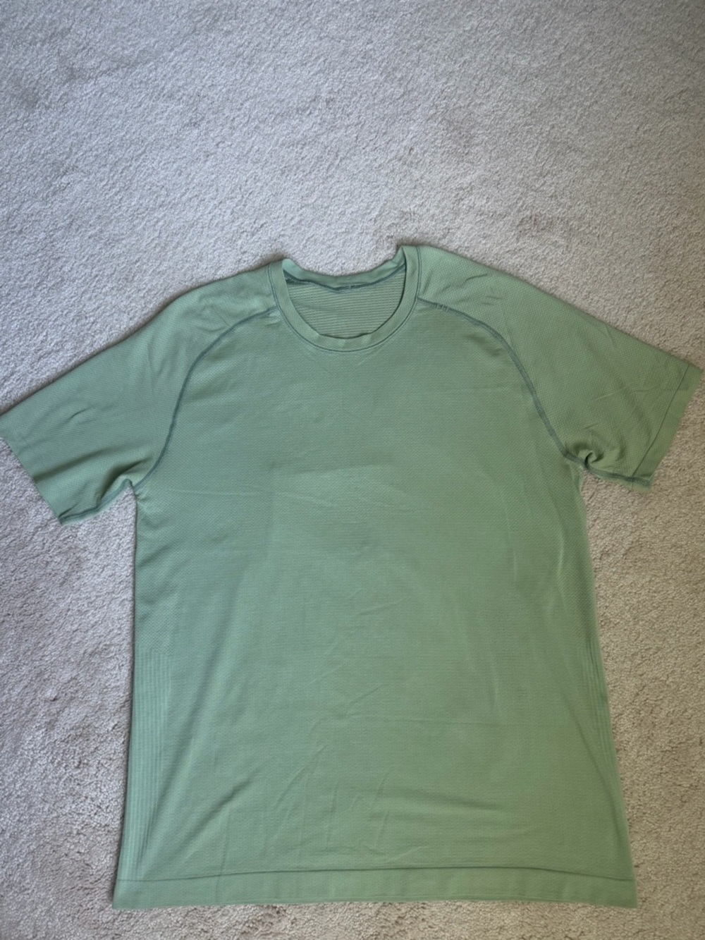 Lululemon men’s Metal Vent Tech Sage Green Short Sleeve Crew Tee